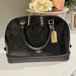 🌺COACH black patent leather purse in very good condition!!!